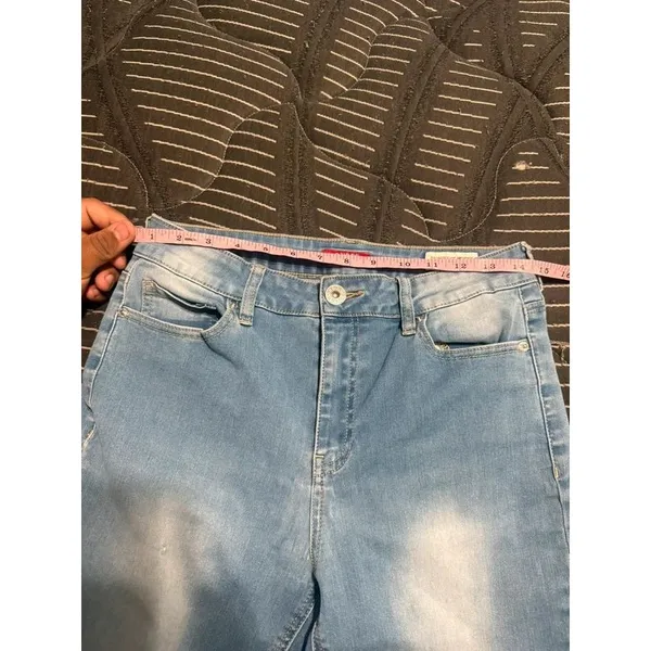 Women’s Guess Los Angeles high waist skinny Tahiana fit jeans size 30 - Image 6