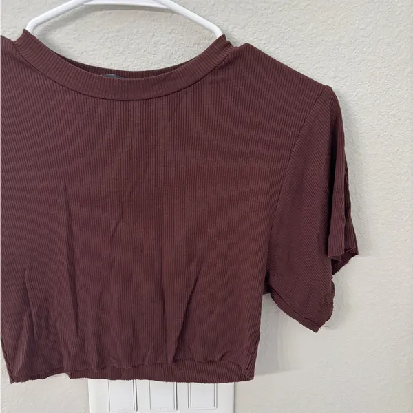 Nasty Gal Red Crop Top with Crew Neck and Short Sleeves - Image 2