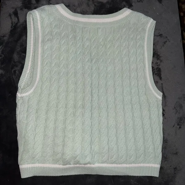 Abercrombie Cable V-Neck Sweater Vest Size XL - Image 7