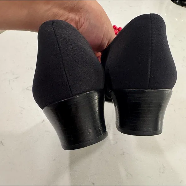 Munro Black Shoe with Silver Buckle - Image 11