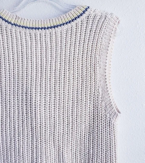 American Eagle Cable Knit Sweater Vest - Image 6