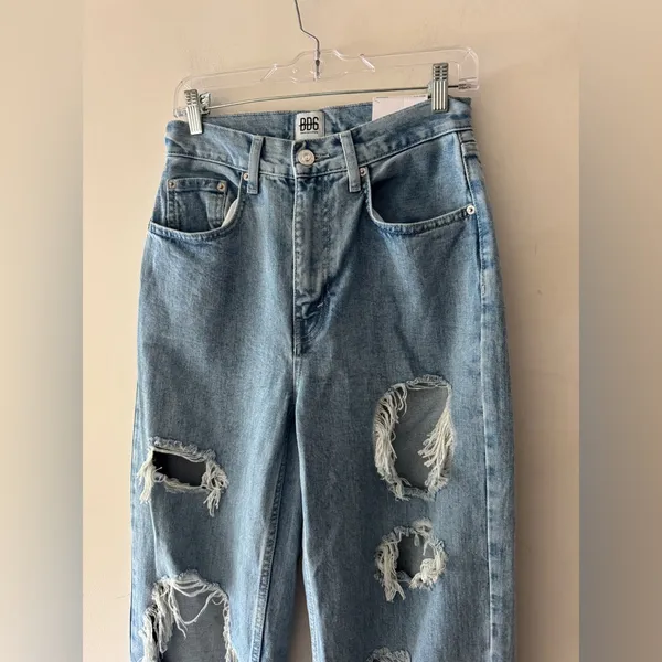 NEW!!‎ BDG Urban Outfitters Boyfriend Mid Rise Relaxed Fit Distressed Jeans - Image 3