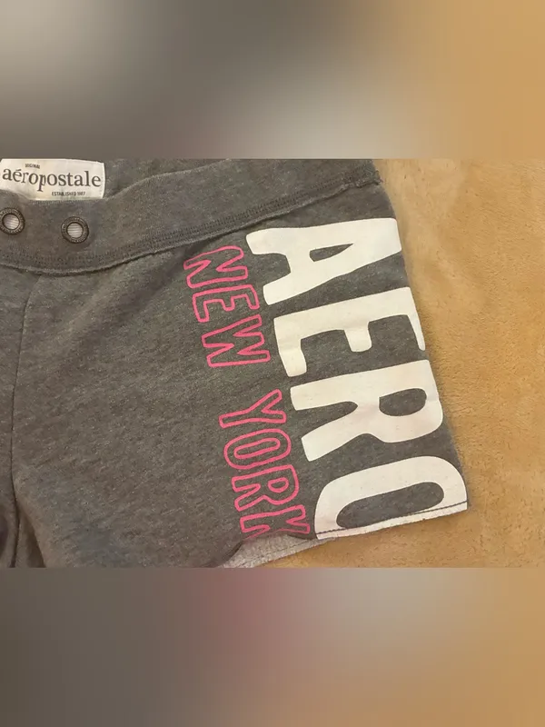 Aeropostale Women’s Gray 'AERO New York' Lounge Shorts Size Medium - Image 2