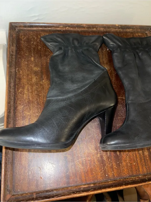 Worthington Black Mid-Calf Ruched Leather Heeled Boots - Sz 8.5M - Image 2