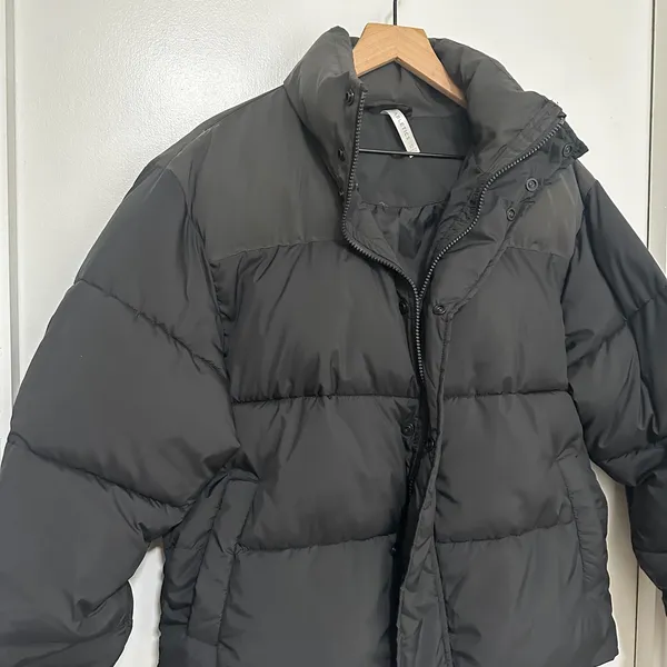 Fabletics | Women's Black / Coal Full Zip Quilted Puffer Jacket, Size XS - Image 3