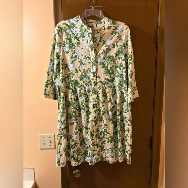 NWT Tuckernuck Royal Floral Shirt Dress - Image 2
