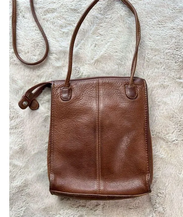 Fossil Vintage Brown Leather Crossbody Bag Heart Accent Women's - Image 2