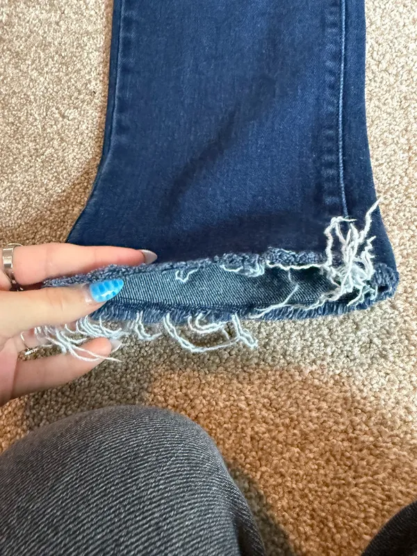 Hidden Jeans - Image 2