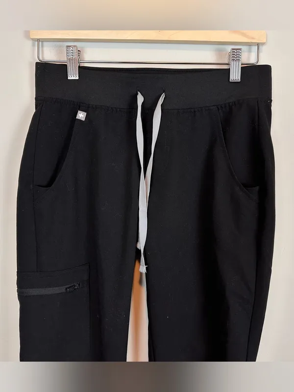 FIGS Technical Collection High Waisted Black Cargo Jogger Scrub Pants XS Petite - Image 7
