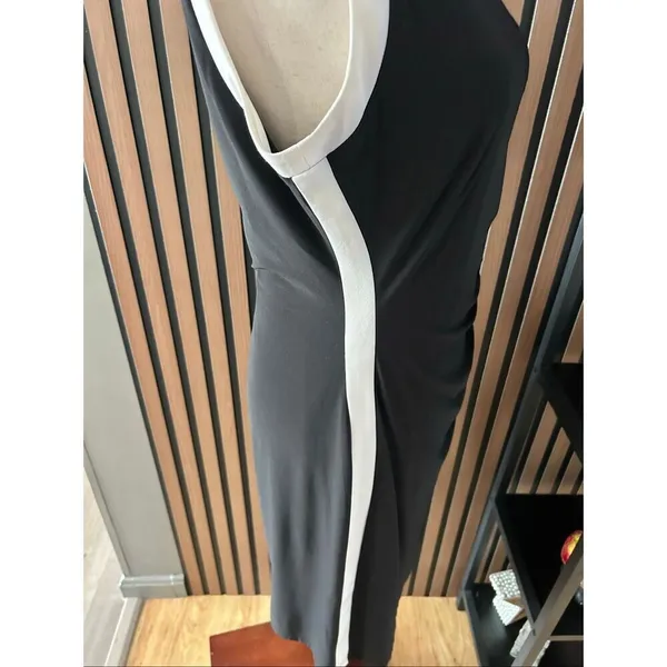Ralph Lauren Black and white short dress sleeveless with the white trim size 10 - Image 4