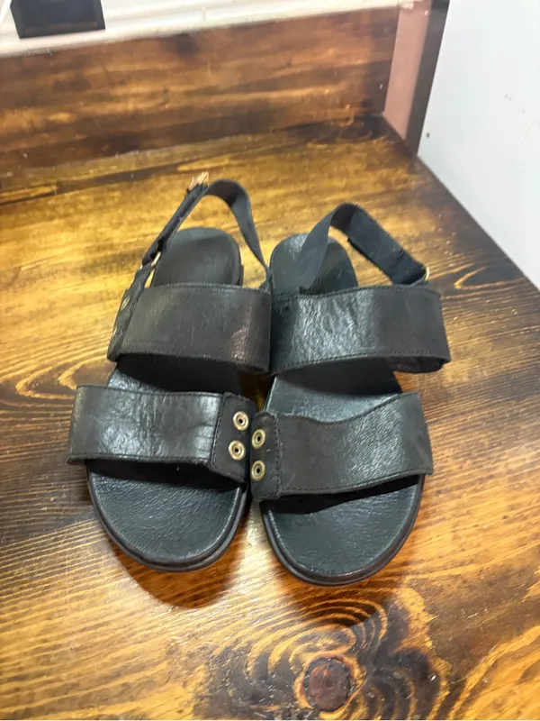 Sorel black sandals size 9 - Image 3
