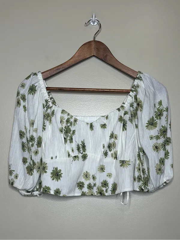 Abercrombie & Fitch X Dede & Emily Ruched Bust Cropped Floral Print Top - Image 4