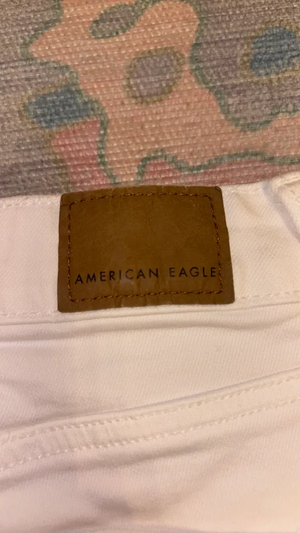 american eagle white jean shorts - Image 3