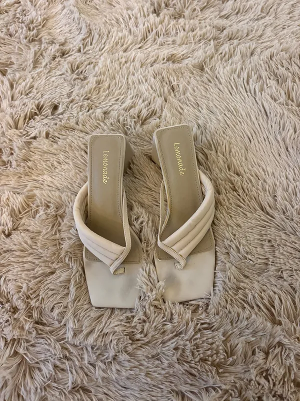 Heels Tan Size 6 - Image 3