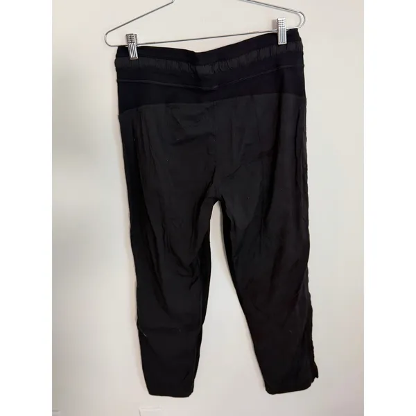 Lululemon Dance Studio Mid-Rise Crop 25" Women's size 8 - Image 6