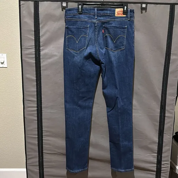 Levi’s Women blue five pocket jeans - Image 6