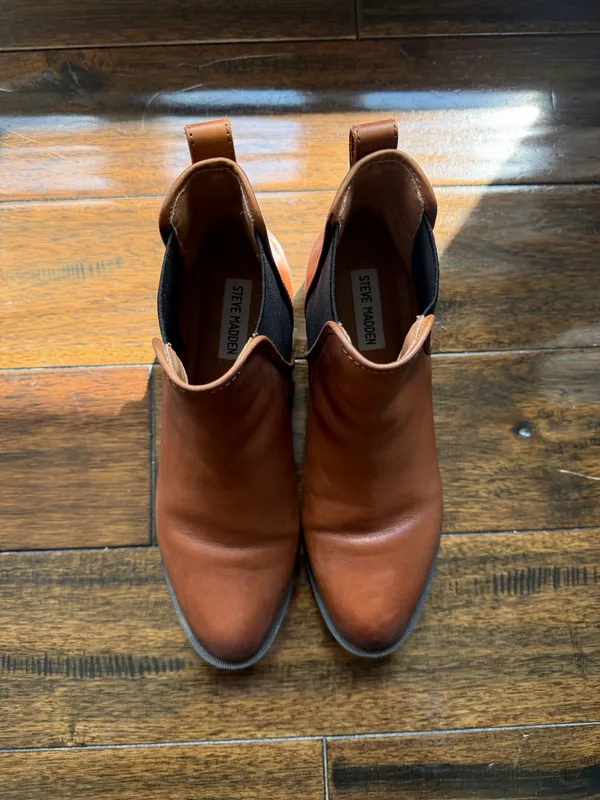 Steve Madden Leather Chelsea Boots - Image 5