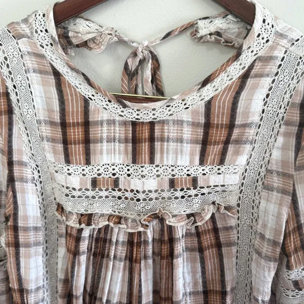 American Eagle Plaid Crochet Lace Ruffle Tie‎ Back Blouse Brown Cream Womens M - Image 5