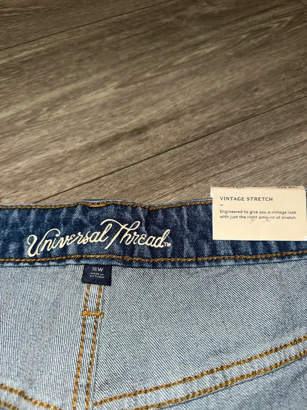 Universal Threads Vintage Straight Jeans - Image 5