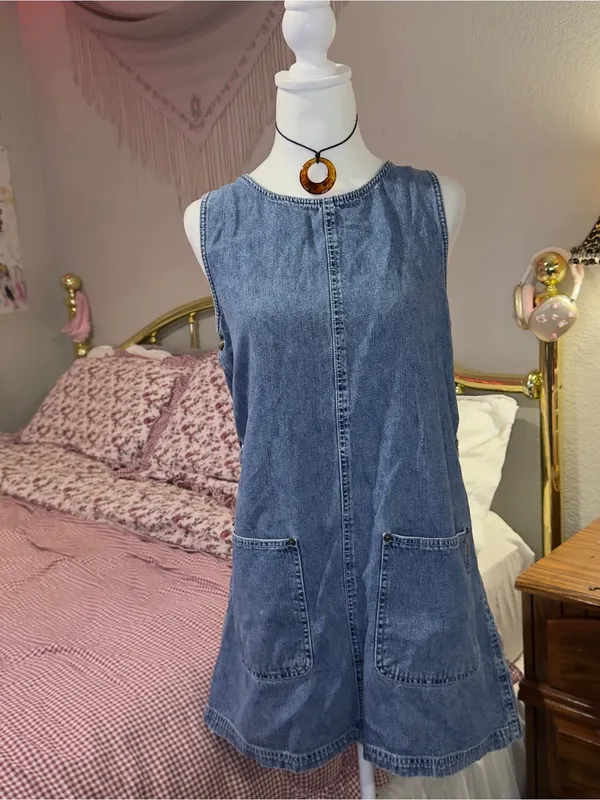 Vintage Sleeveless Blue Denim Pocket Shift Dress - Image 4