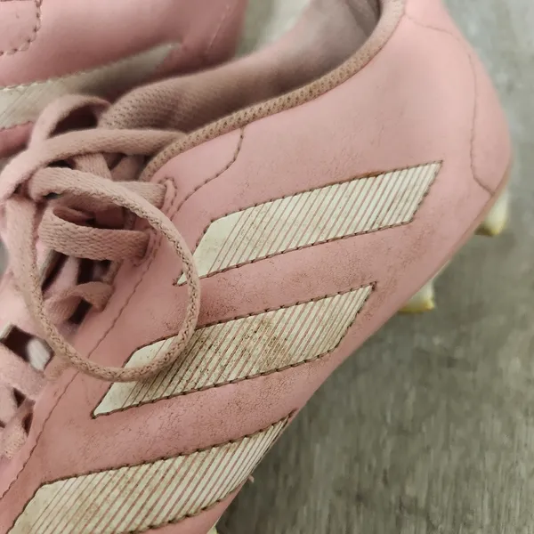 Adidas Pink Cleats Size 7 - Image 6