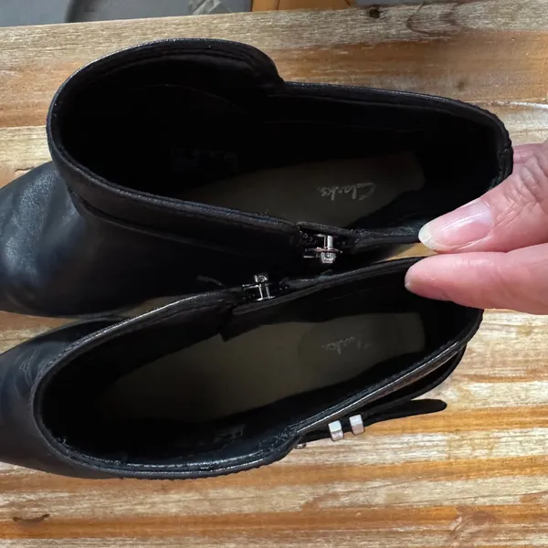 Clarks Womens Black Leather Ankle Boots Buckle Strap Side Zip Block‎ Heel 9.5M - Image 11