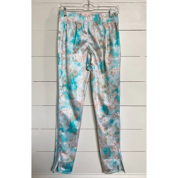 Umbro Women's Sublimated Track Pants‎ - Prism Blur/White Size Small - Image 3