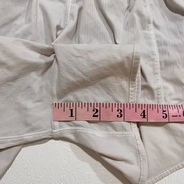 Lululemon Hotty Hot Running Shorts Size 8 Cream White Athletic - Image 8
