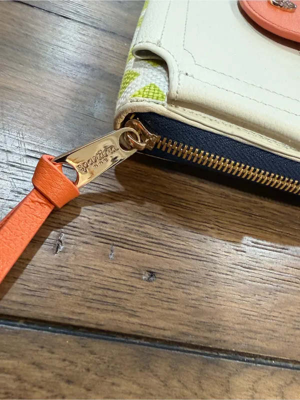 Spartina 449 Cream, Orange & Lime Crossbody Wallet like new - Image 3