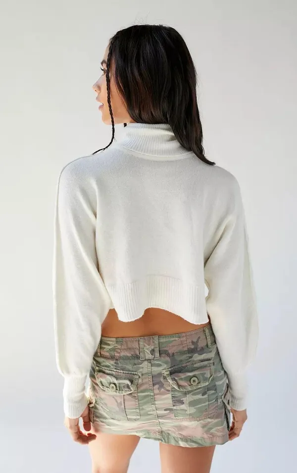 Urban Outfitters NWT White Finley Cropped Turtleneck Sweater - Image 2