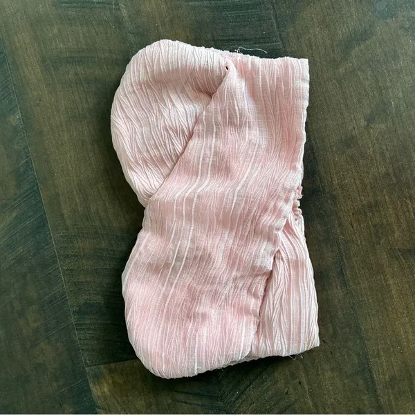 Revolve Pink Crop Top - Image 4