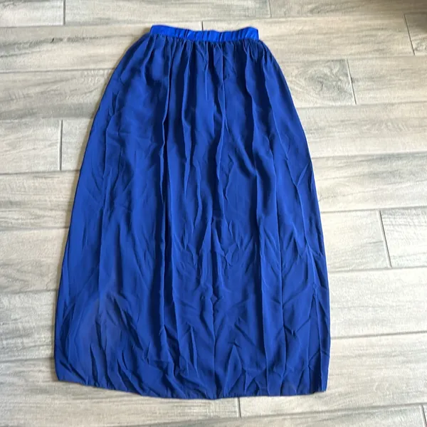 SHEIN maxi sheer blue skirt with shorts underneath - Image 5