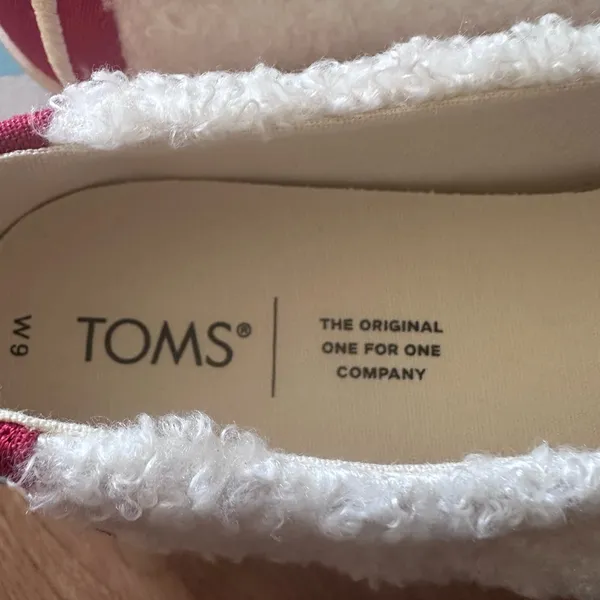 TOMS Cream and Red Fuzzy Slip-On Shoes - Image 6