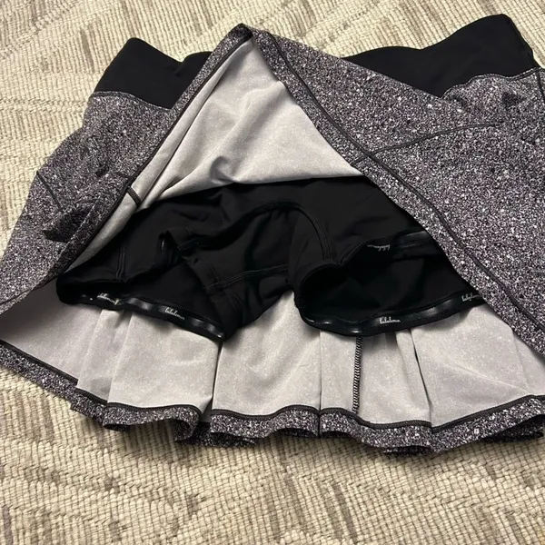 Lululemon Size 6 Circuit Breaker Skort - Image 2
