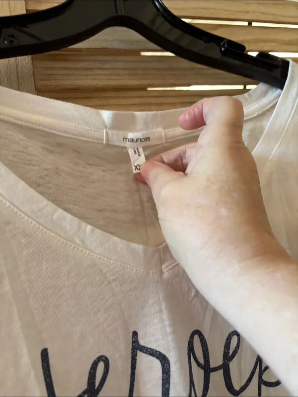Maurices White V-Neck Burnout Tee with Navy Script and Red Sleeve Stripes XXL - Image 4