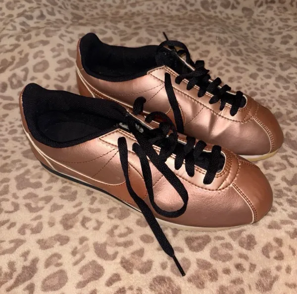 Nike Cortez Sneakers Rose Gold - Image 2