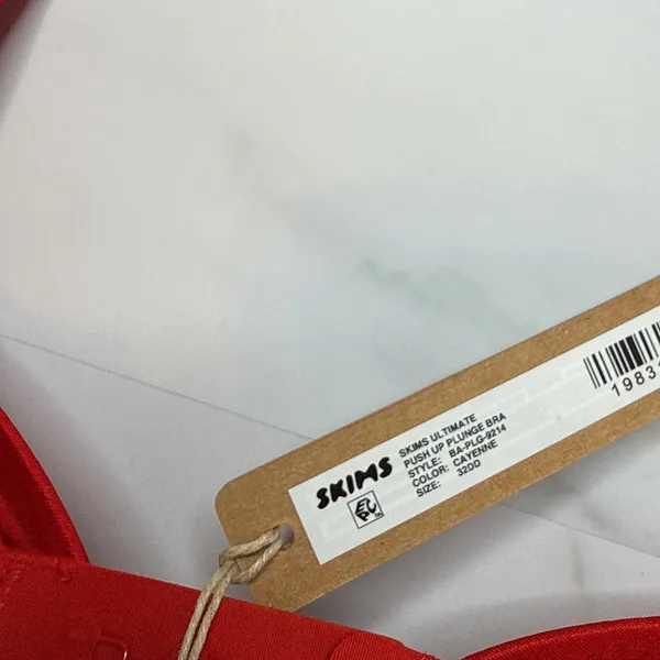 NWT Skims Ultimate Push Up Plunge Bra - Image 5