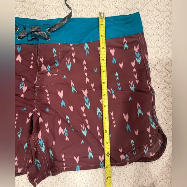 Patagonia Women’s size 12 Maroon and Teal Patterned Shorts - Image 8