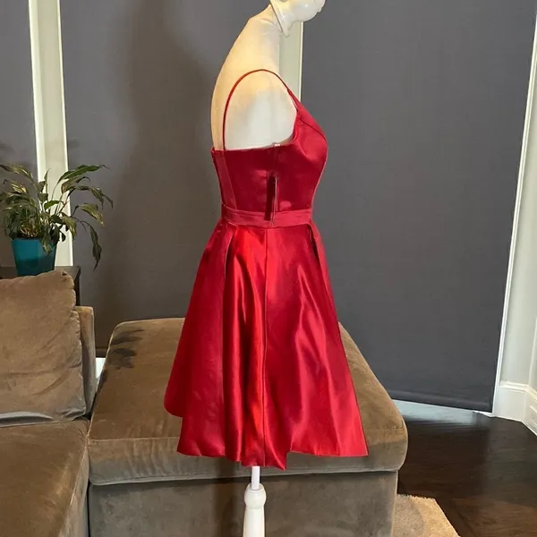 Women’s Short Red Satin Prom Party Homecoming Dress Zip Up Back Size 2 NWT - Image 3