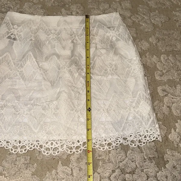 Forever 21 white crochet lacey mini skirt - Image 4