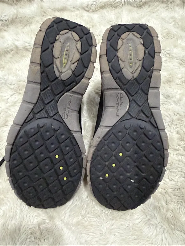 Clarks Women's Black Wave Walk Athletic Hiking Shoes with Yellow Size 6.5 - Image 6