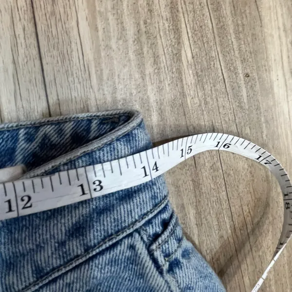 originals vintage high waist light wash jeans sz 5 - Image 9