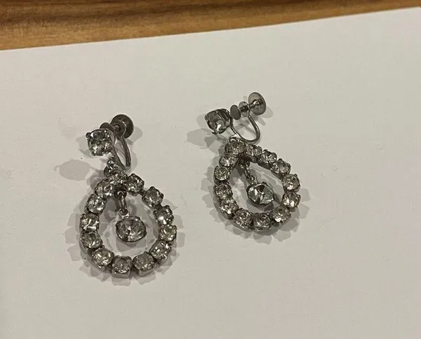 Signed Coro Vintage Silver Tone Screw On Non Pierced Dangle Drop Earrings - Image 3