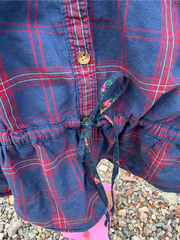 Y2K Abercrombie & Fitch Plaid Ruffle Peplum Tunic Top M Navy Red Floral - Image 6