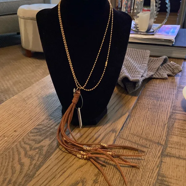 Source Unknown Leather fringe with gold toned chain - Image 2
