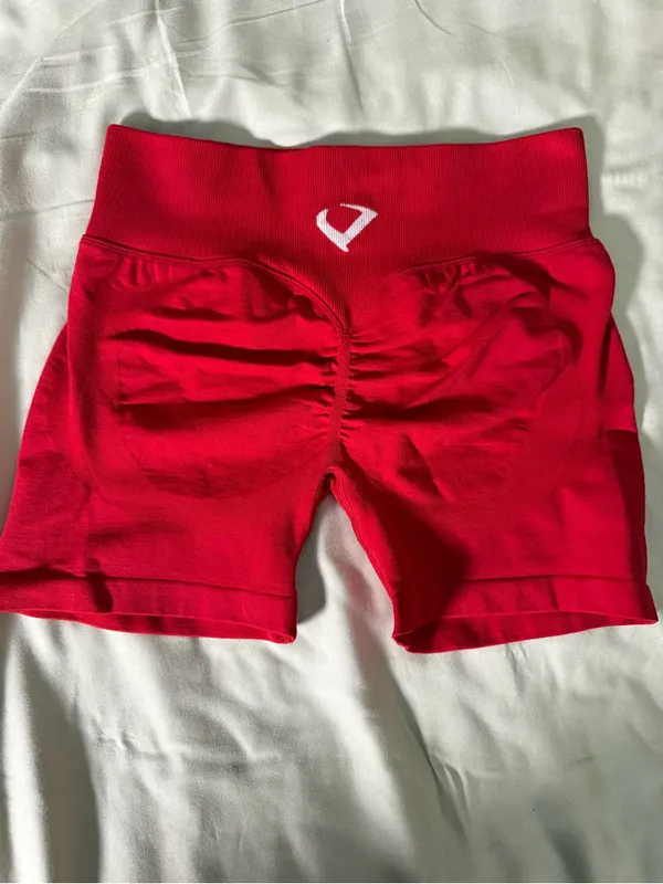 High-Waist Red Seamless Bike Shorts for Women - Image 4