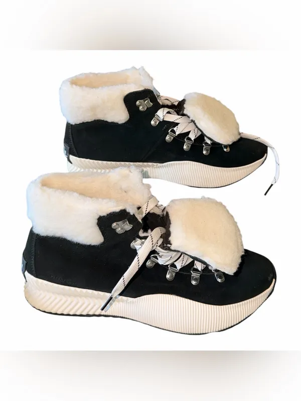 NWT Sorel Out 'N About III Conquest Waterproof Boots for Ladies - Black/Sea Salt - Image 3