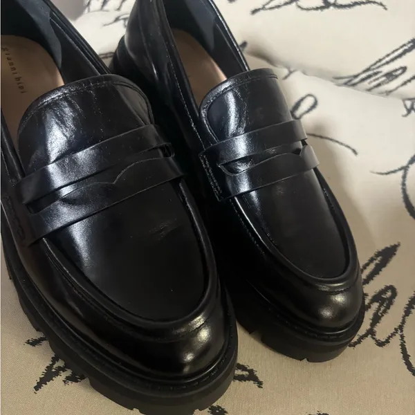 Gianni Bini Black Leather Slip-On Loafers #22 - Image 4