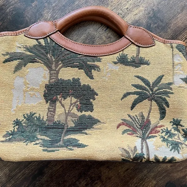 VINTAGE: Tommy Bahama | tapestry clutch handbag - Image 2