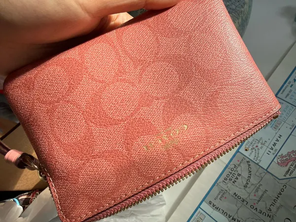 Coach pink wristlet - Image 9